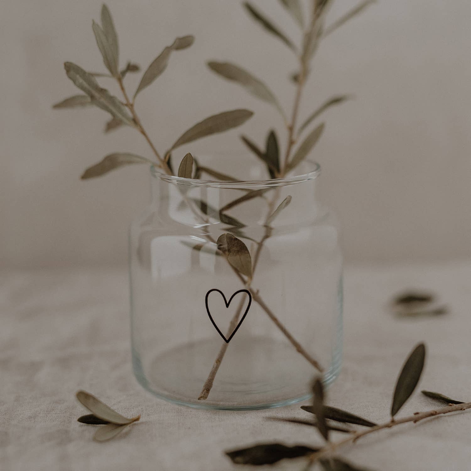 Vase en verre en forme de cœur de taille moyenne